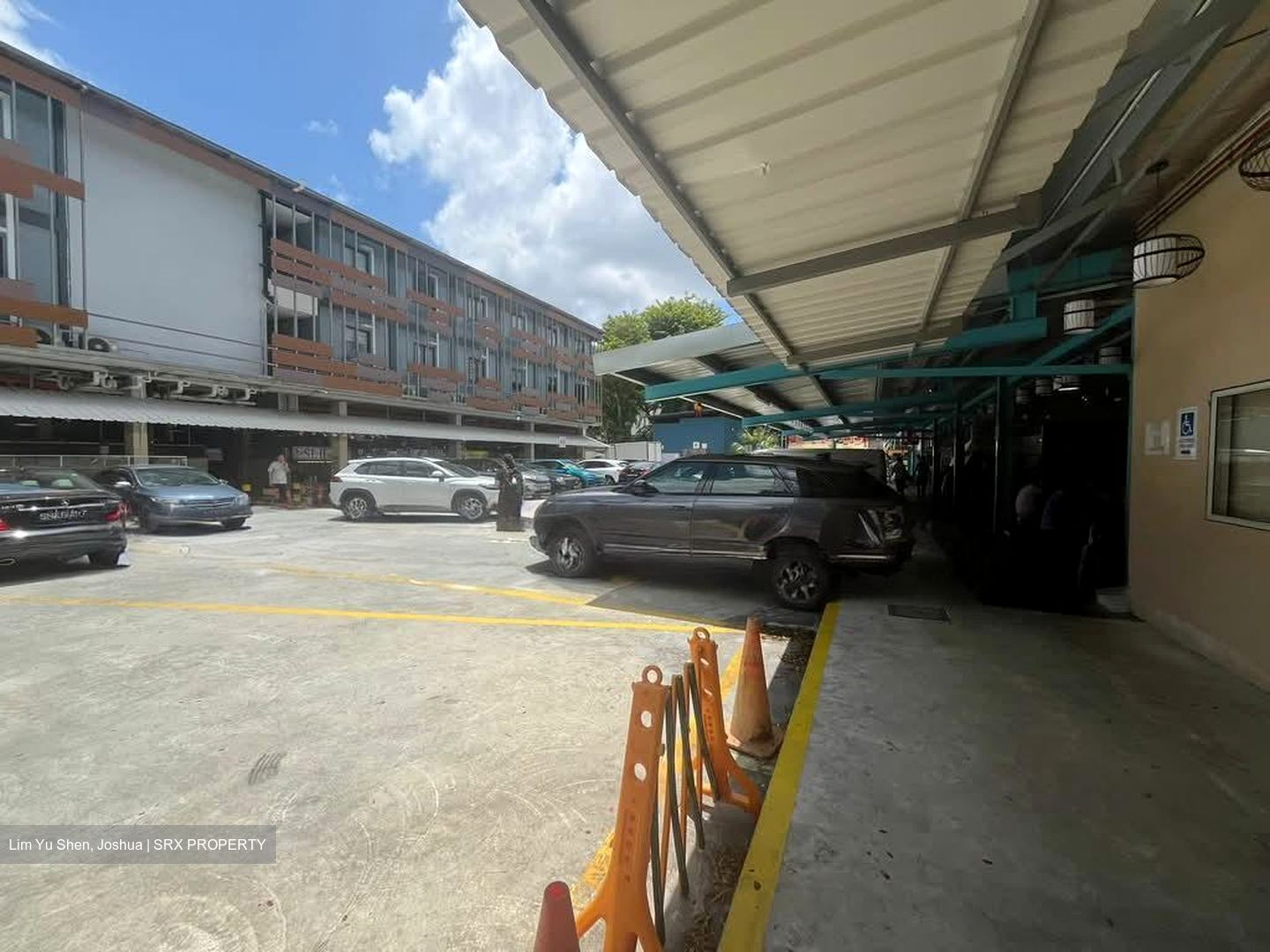 Jalan Seh Chuan (D21), Retail #536301461